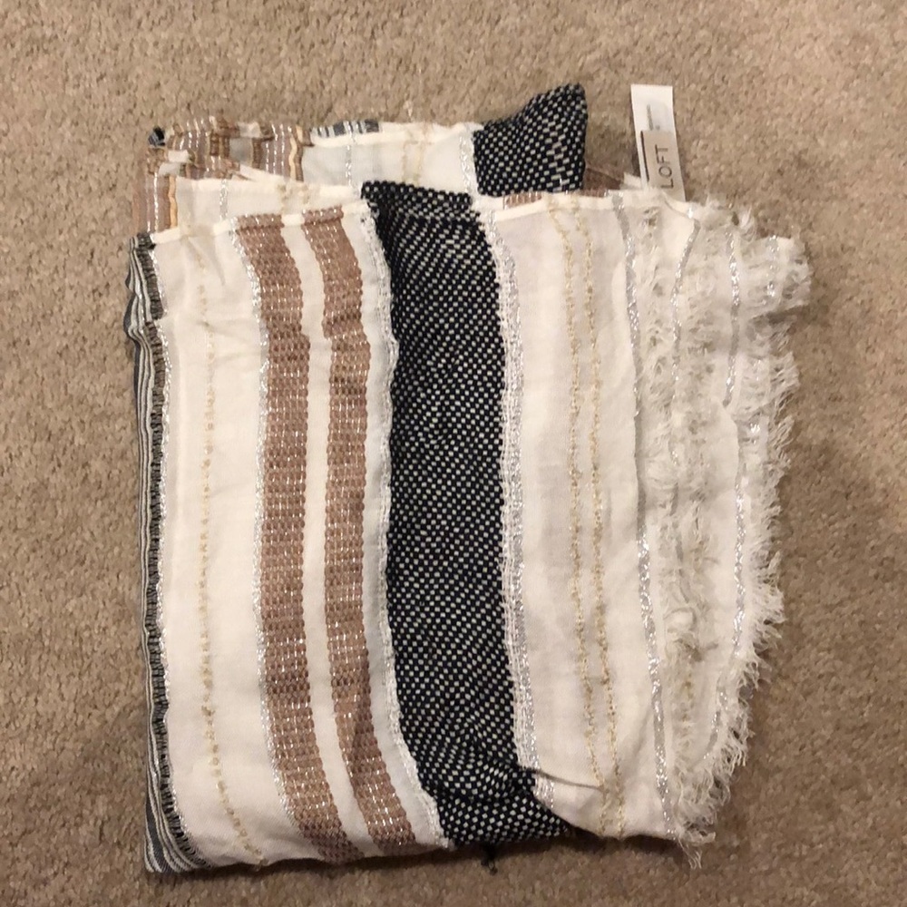Loft scarf/wrap